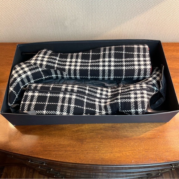 Burberry Womens Vintage High Boots Vintage Size 38 EUC Black and White - Picture 13 of 15